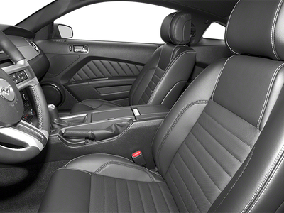 2013 Ford Mustang 2dr Cpe V6