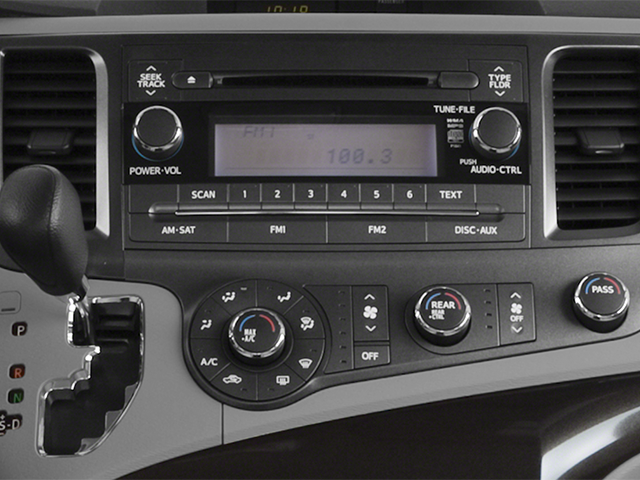 2014 Toyota SIENNA XLE 8-PASSENGER