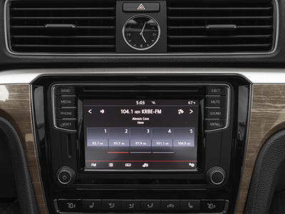 2017 Volkswagen Passat 1.8T SEL Premium Auto