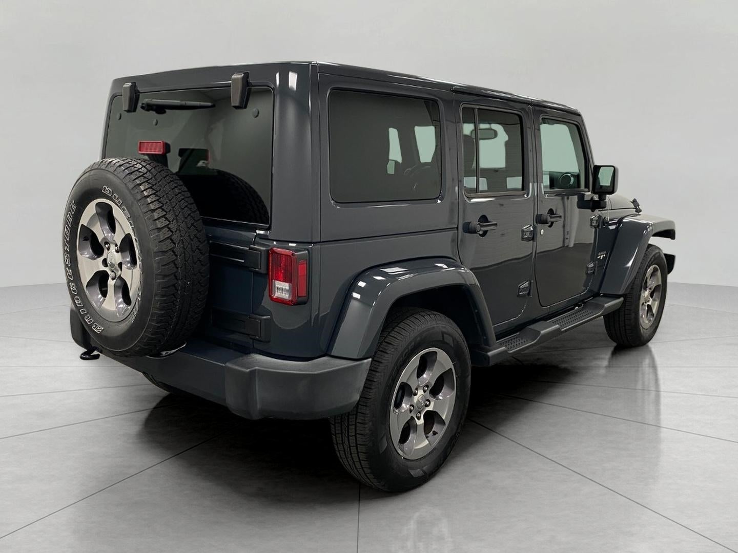 2016 Jeep Wrangler Unlimited 4WD 4dr Sahara