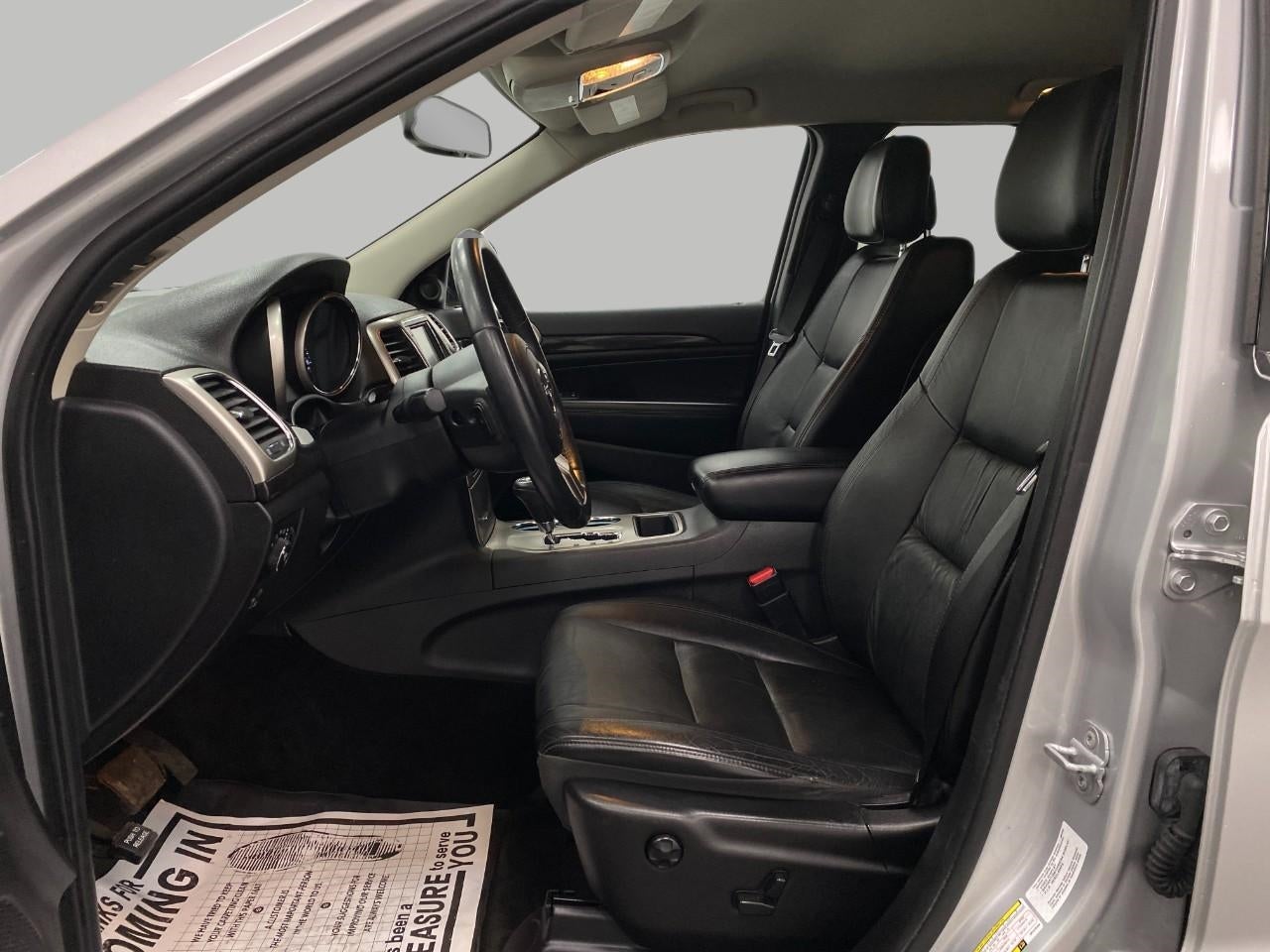 2013 Jeep Grand Cherokee 4WD 4dr Laredo