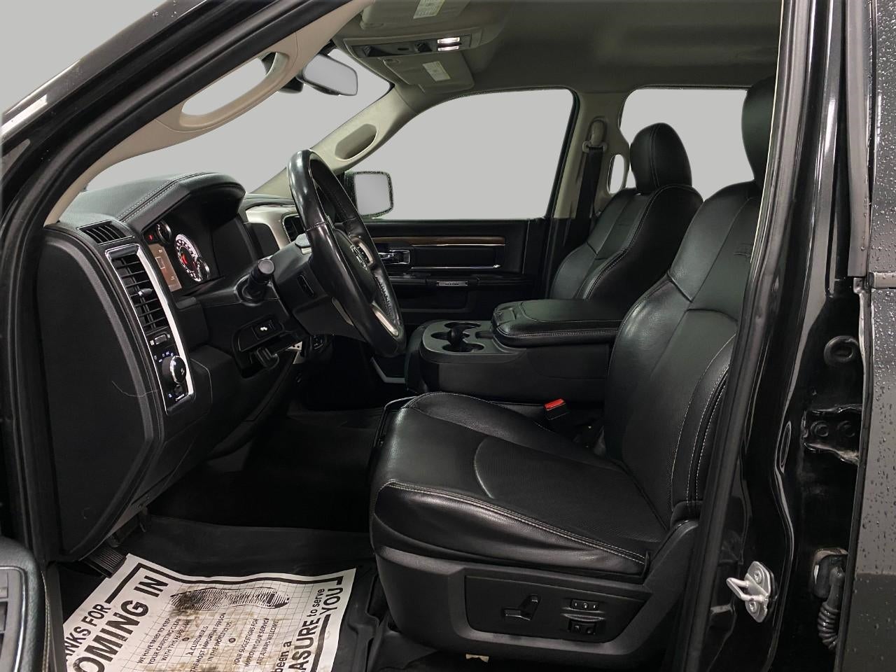 2017 RAM 1500 Laramie 4x4 Crew Cab 5'7 Box