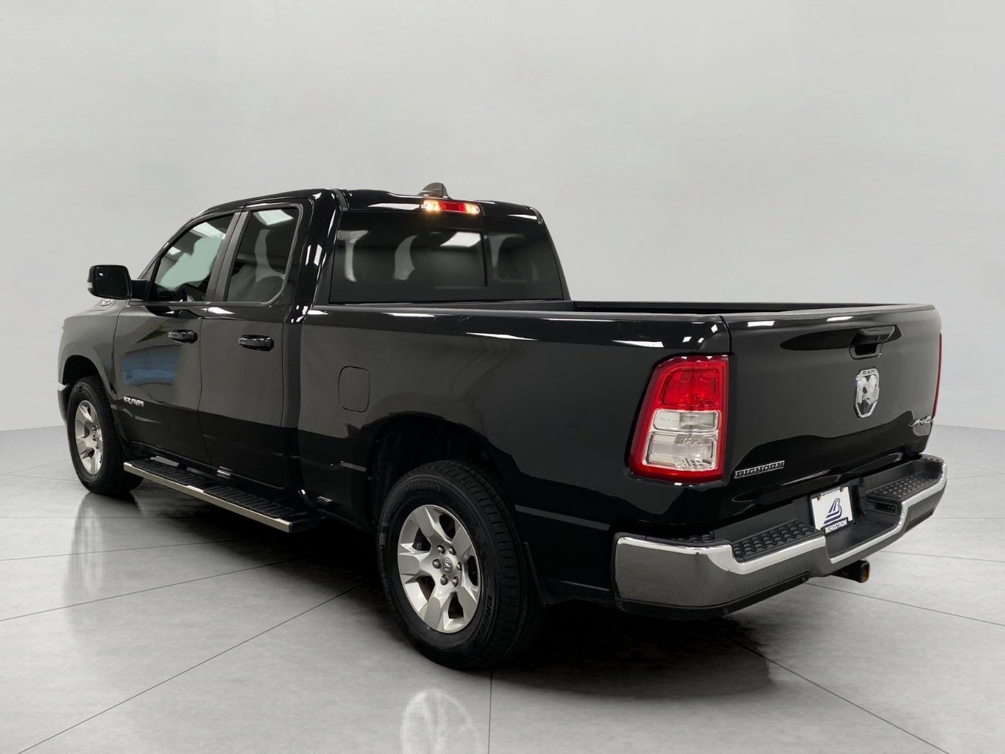 2021 RAM 1500 Big Horn 4x4 Quad Cab 6'4 Box