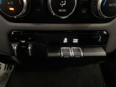 2022 RAM 1500 Big Horn 4x4 Crew Cab 5'7 Box