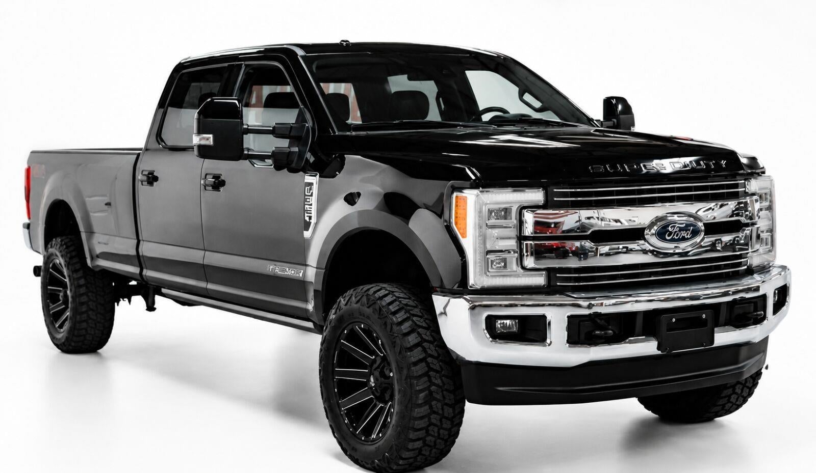 2017 Ford Super Duty F-350 DRW Lariat 4WD Crew Cab 8' Box
