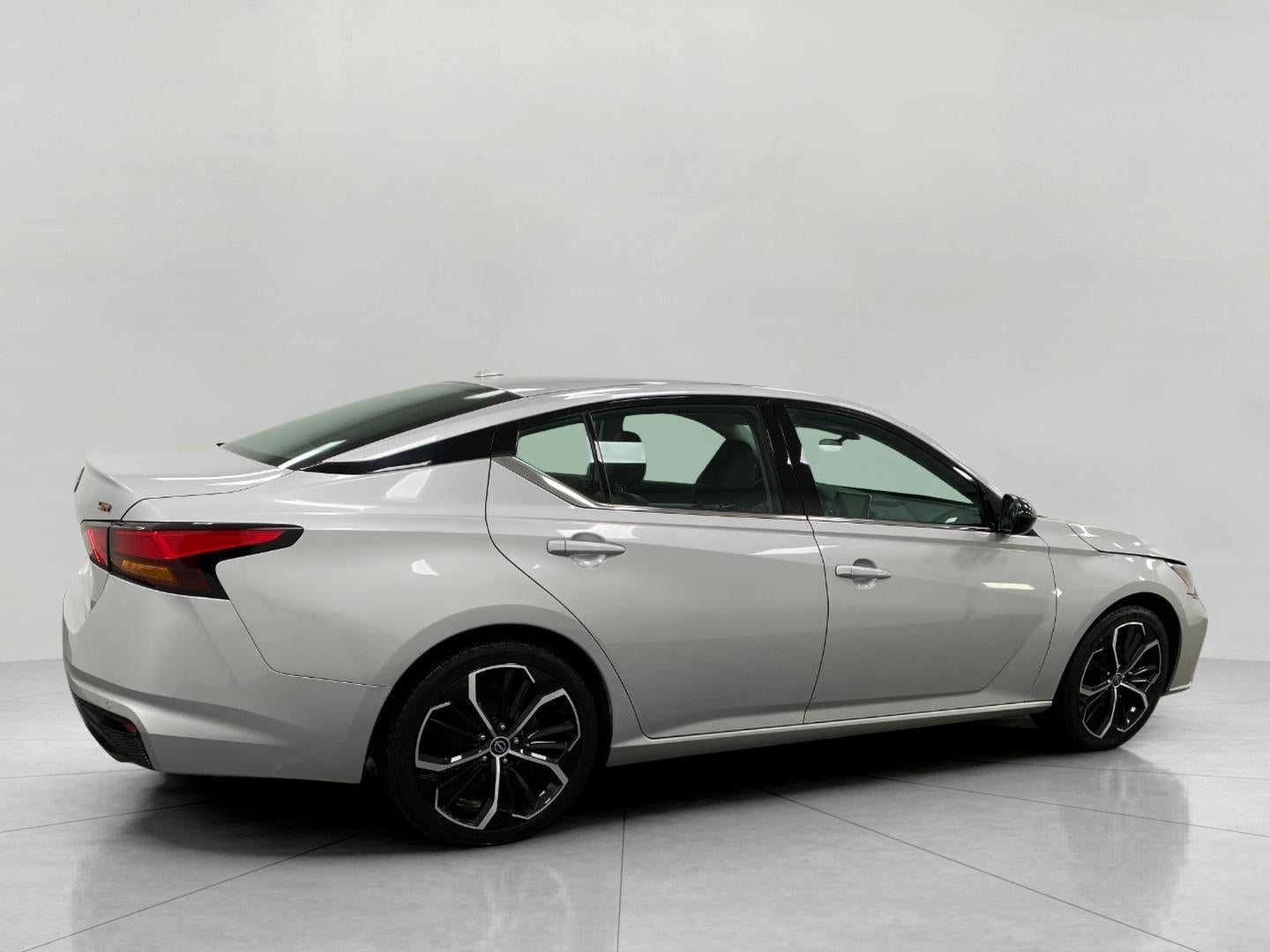 2024 Nissan Altima SR