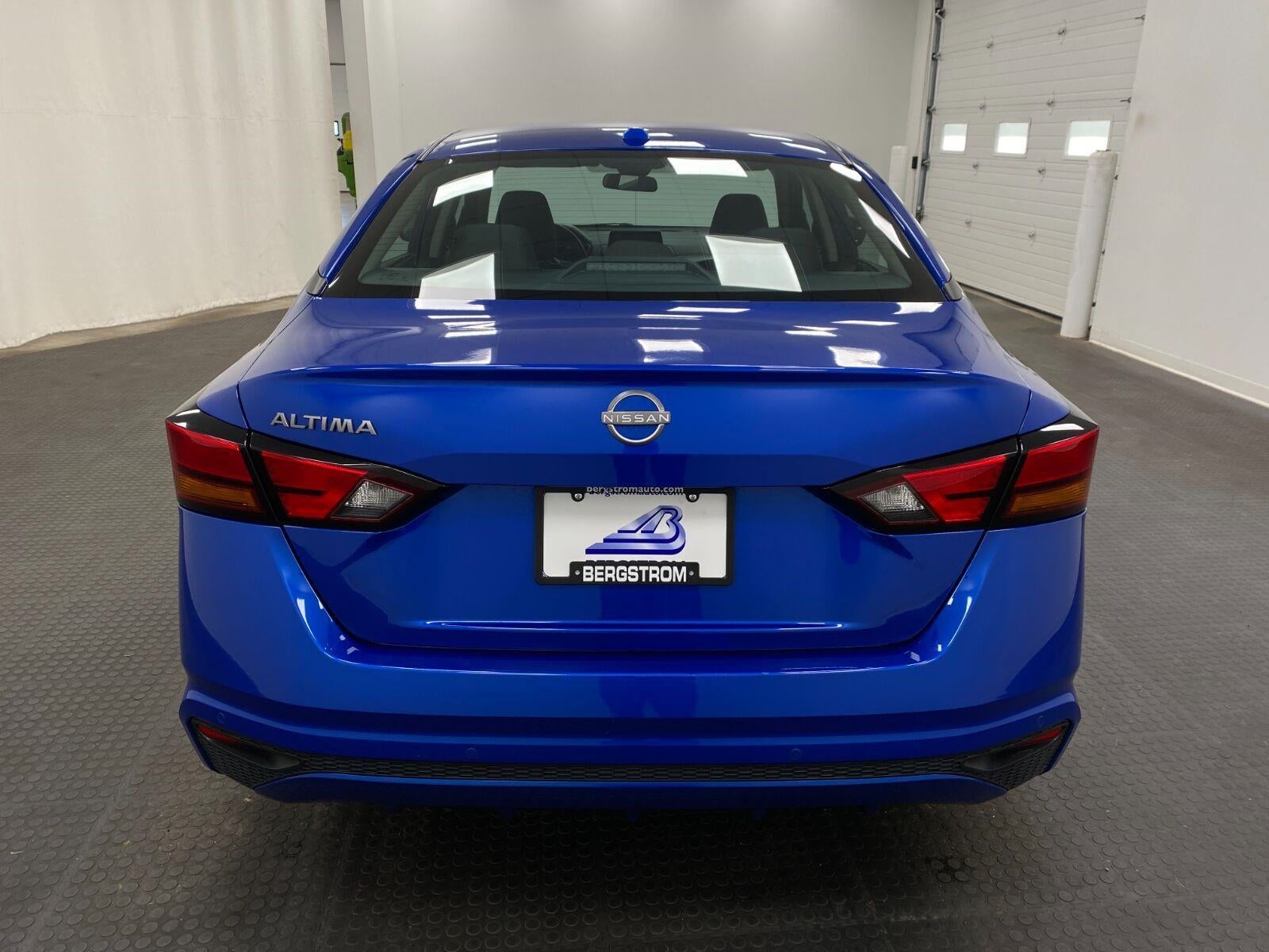 2025 Nissan Altima SV FWD