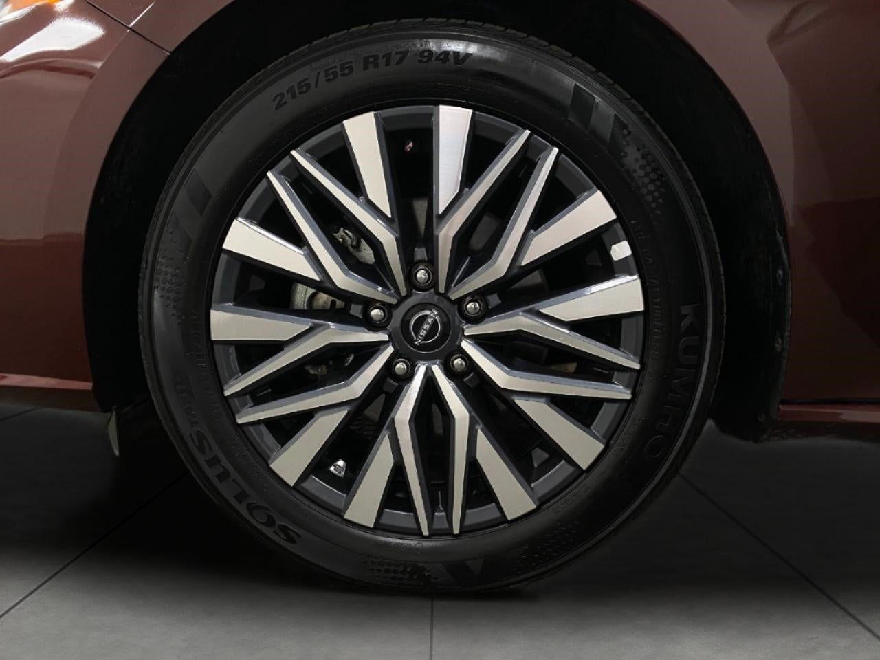 2025 Nissan Altima SV FWD
