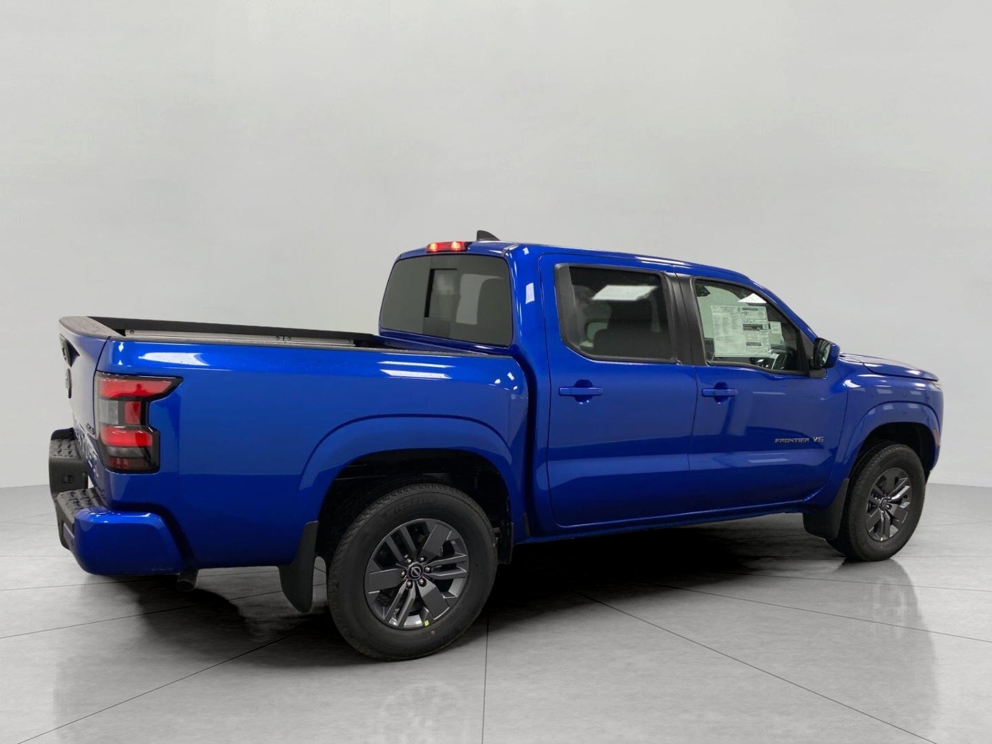 2027 Nissan Frontier Crew Cab SV