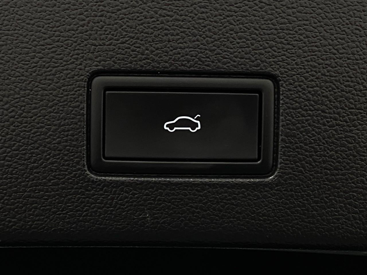 2025 Volkswagen Atlas Cross Sport 2.0T SE w/Technology 4MOTION