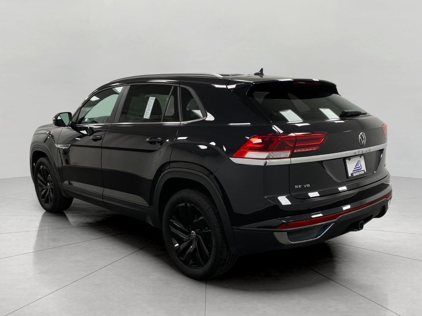 2022 Volkswagen Atlas Cross Sport 3.6L V6 SE w/Technology 4MOTION