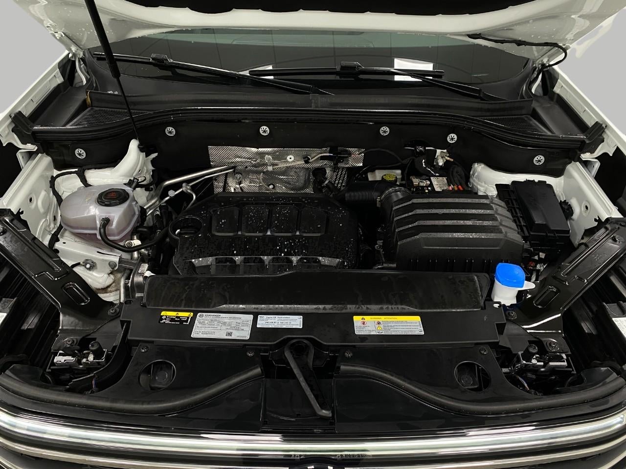 2024 Volkswagen Atlas 2.0T SE w/Technology 4MOTION