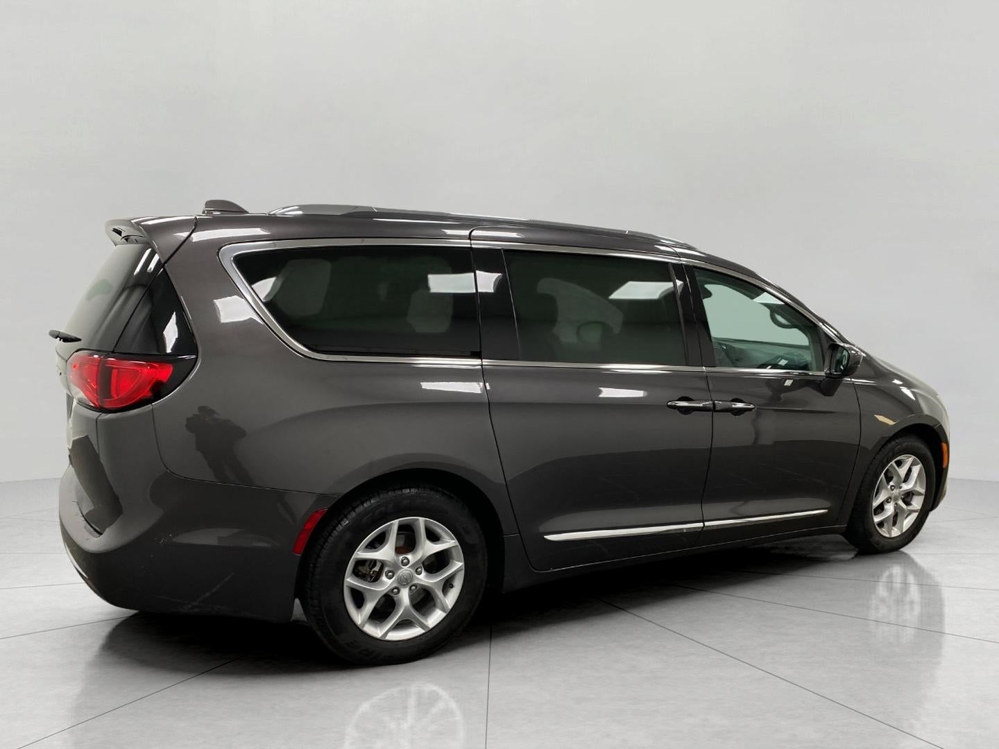 2017 Chrysler Pacifica Touring-L Plus FWD