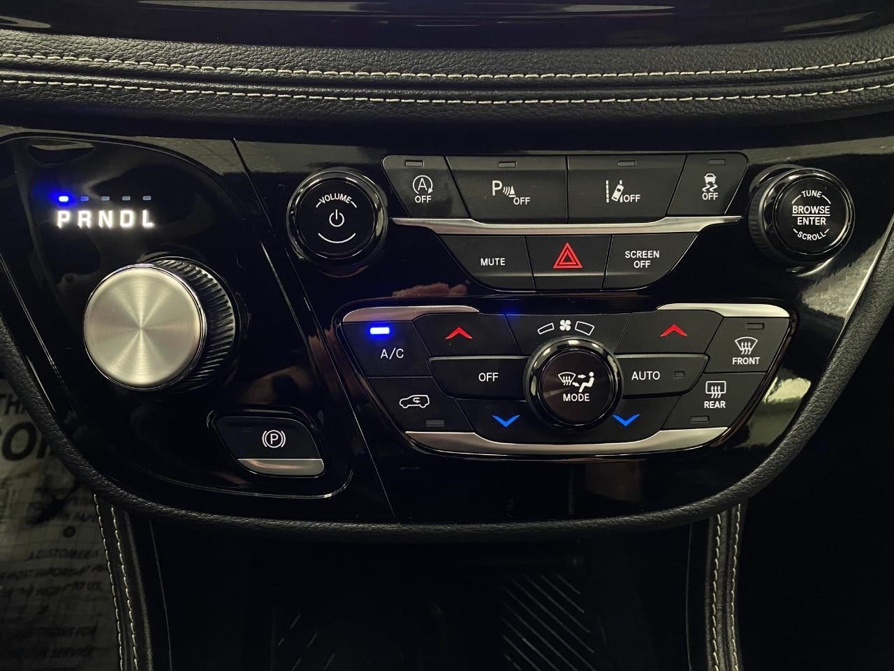 2025 Chrysler Pacifica Limited FWD