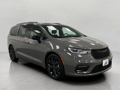 2025 Chrysler Pacifica Limited FWD