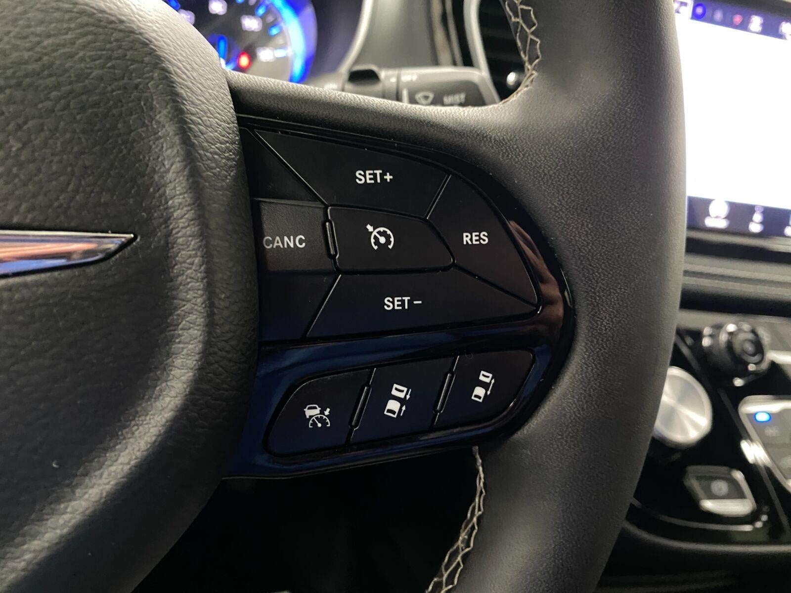 2025 Chrysler Pacifica Limited FWD