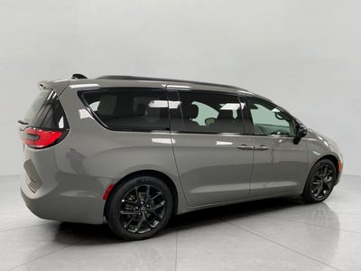 2025 Chrysler Pacifica Limited FWD
