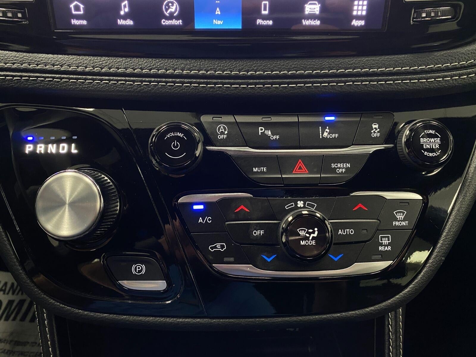 2025 Chrysler Pacifica Limited FWD