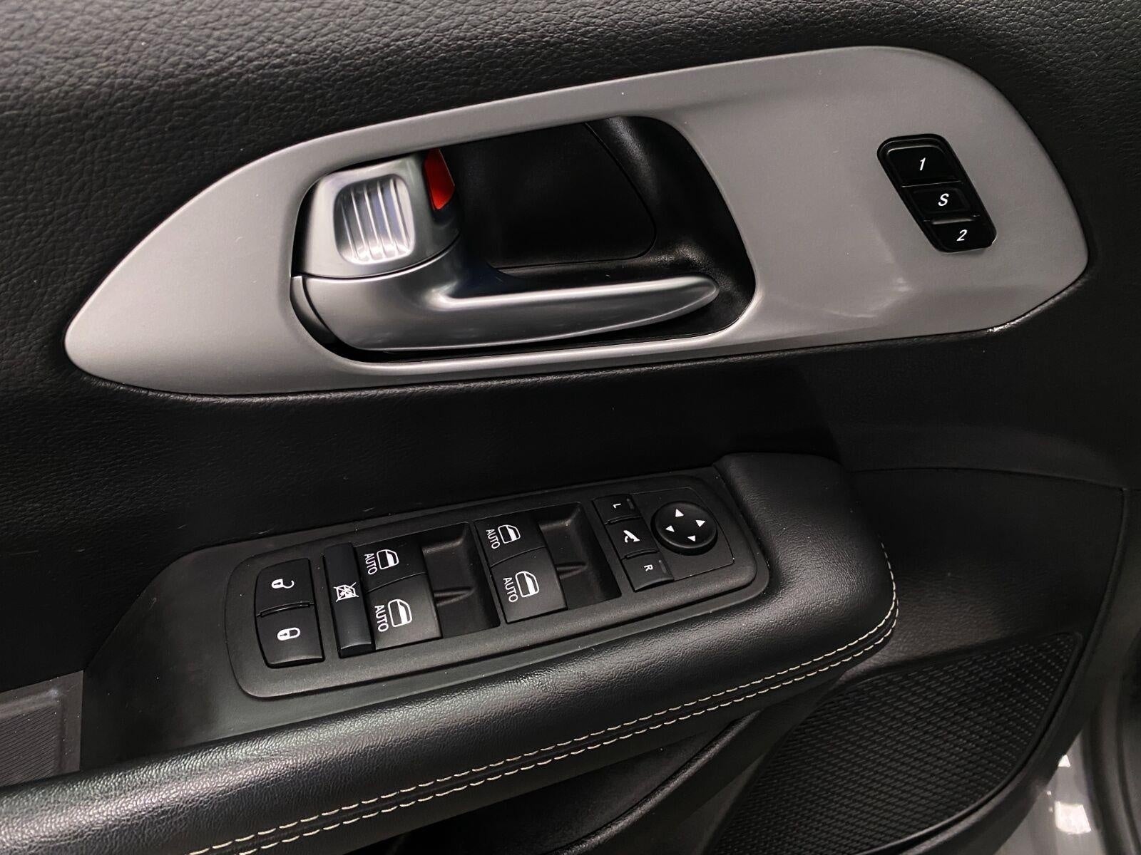 2025 Chrysler Pacifica Limited FWD