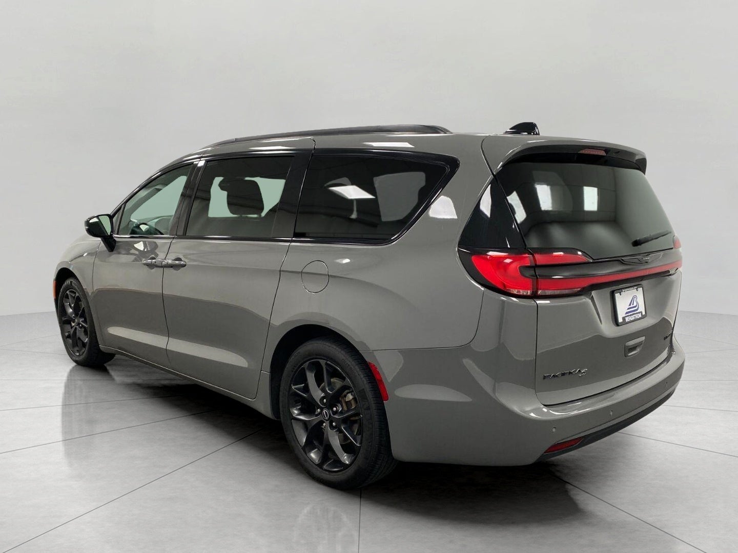 2025 Chrysler Pacifica Limited FWD