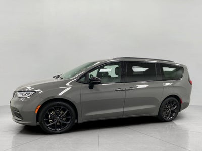 2025 Chrysler Pacifica Limited FWD