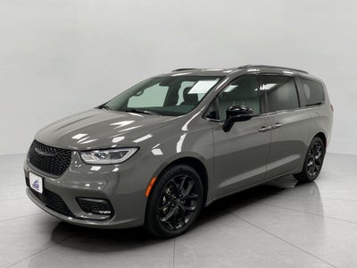 2025 Chrysler Pacifica Limited FWD