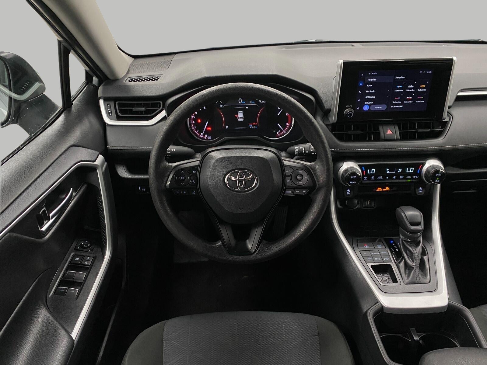 2025 Toyota RAV4 XLE AWD