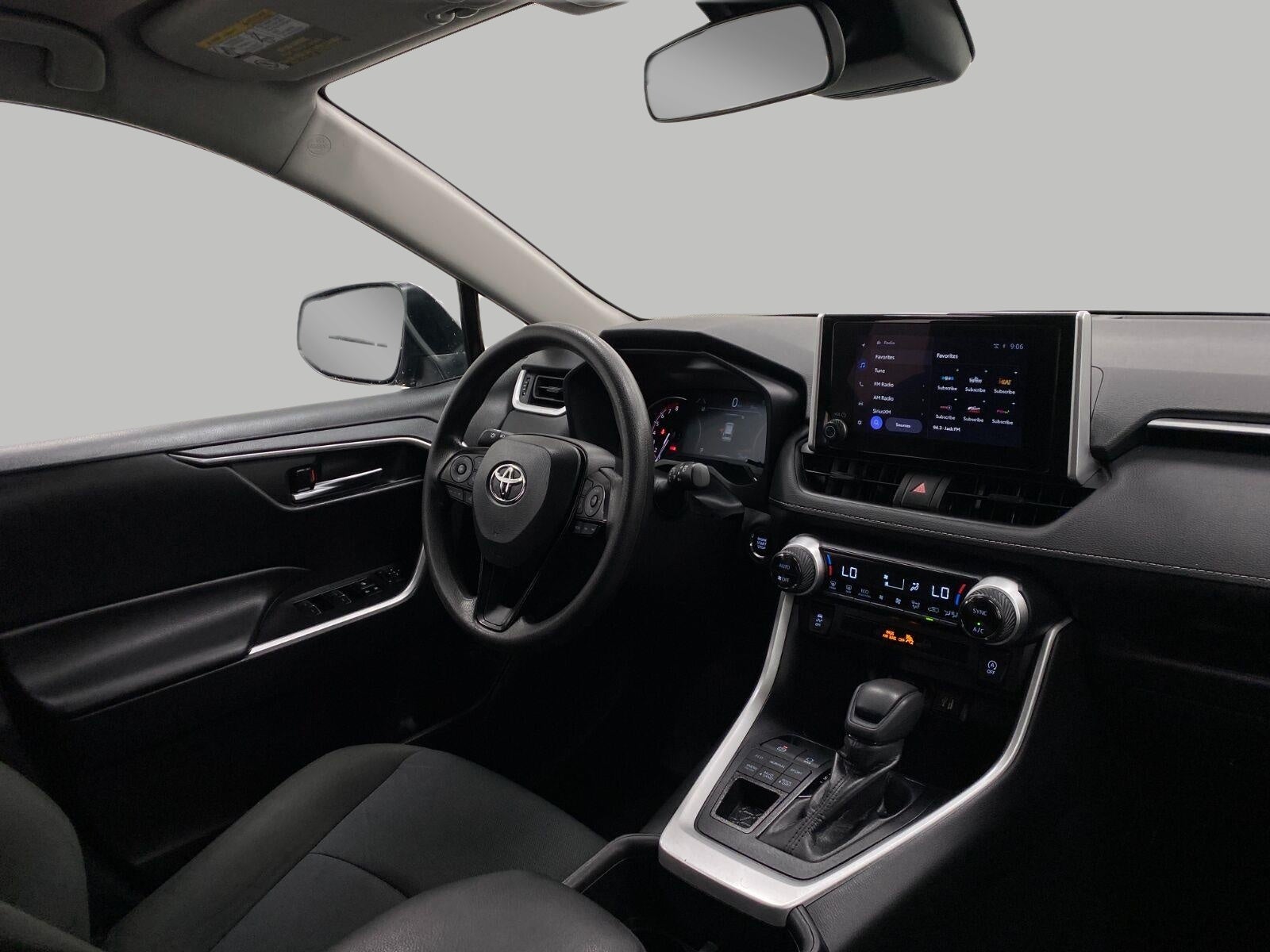 2025 Toyota RAV4 XLE AWD