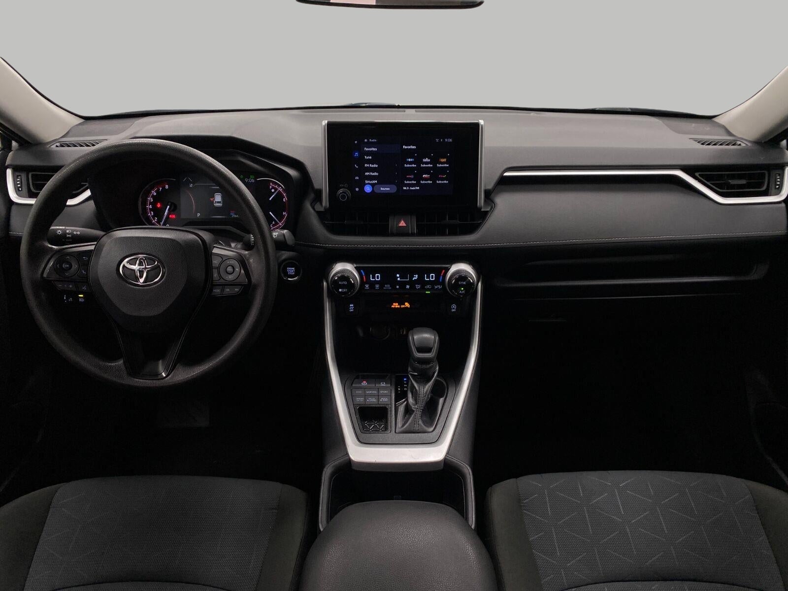 2025 Toyota RAV4 XLE AWD