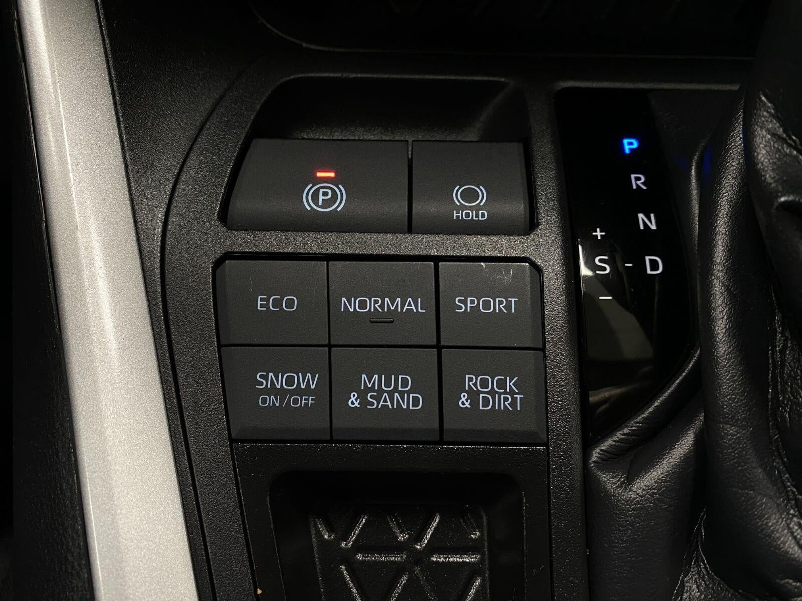 2025 Toyota RAV4 XLE AWD