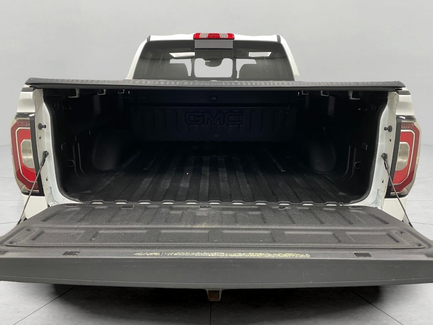 2018 GMC Sierra 1500 4WD Crew Cab 143.5 SLT