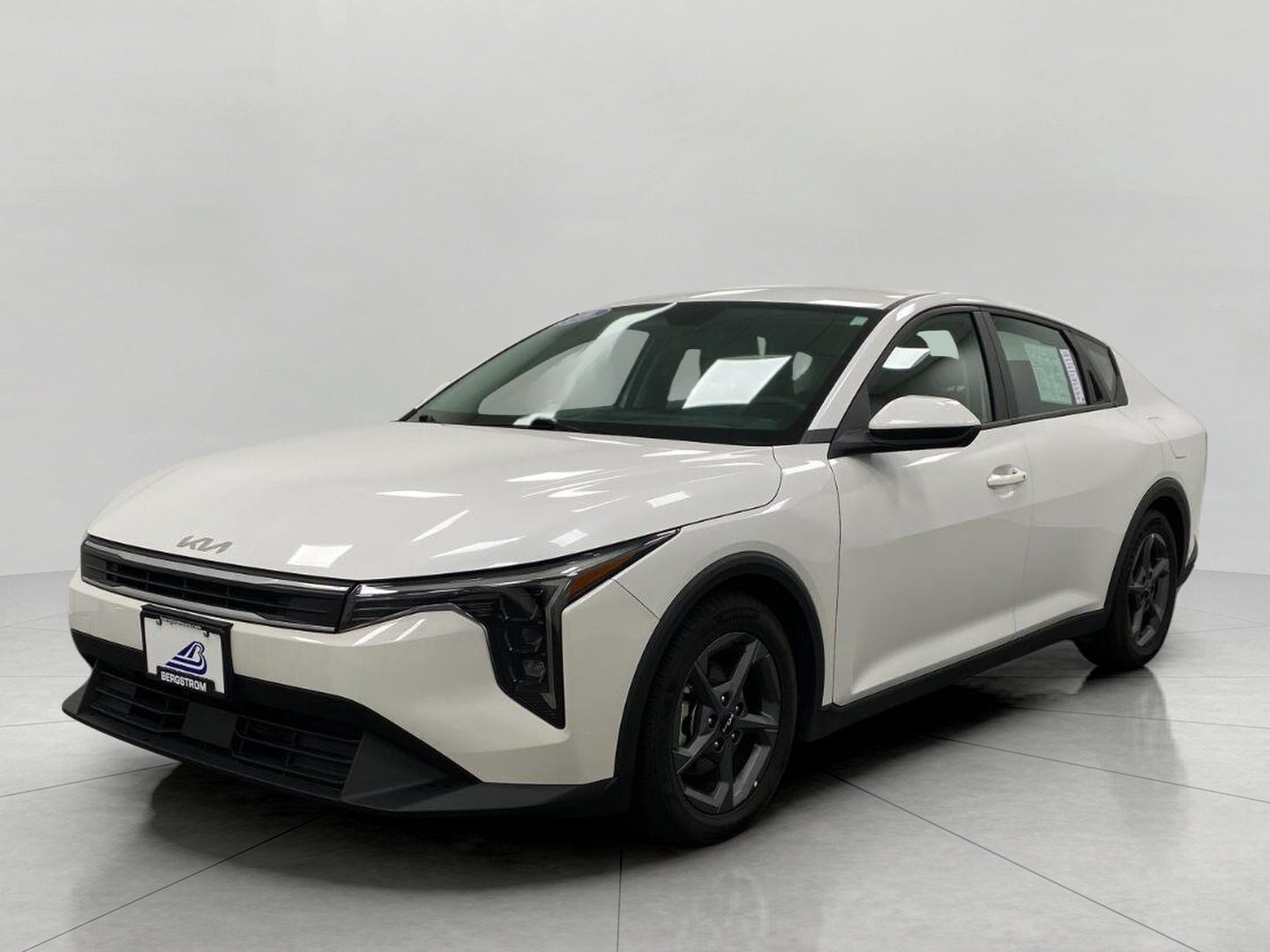 2025 Kia K4 LXS FWD