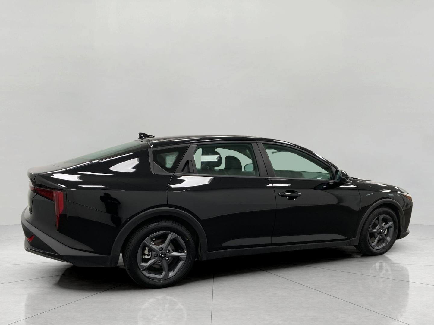 2025 Kia K4 LXS FWD