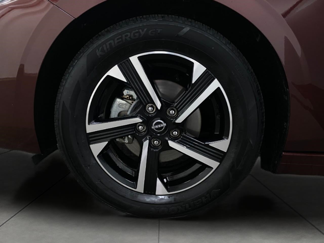 2025 Nissan Sentra SV CVT