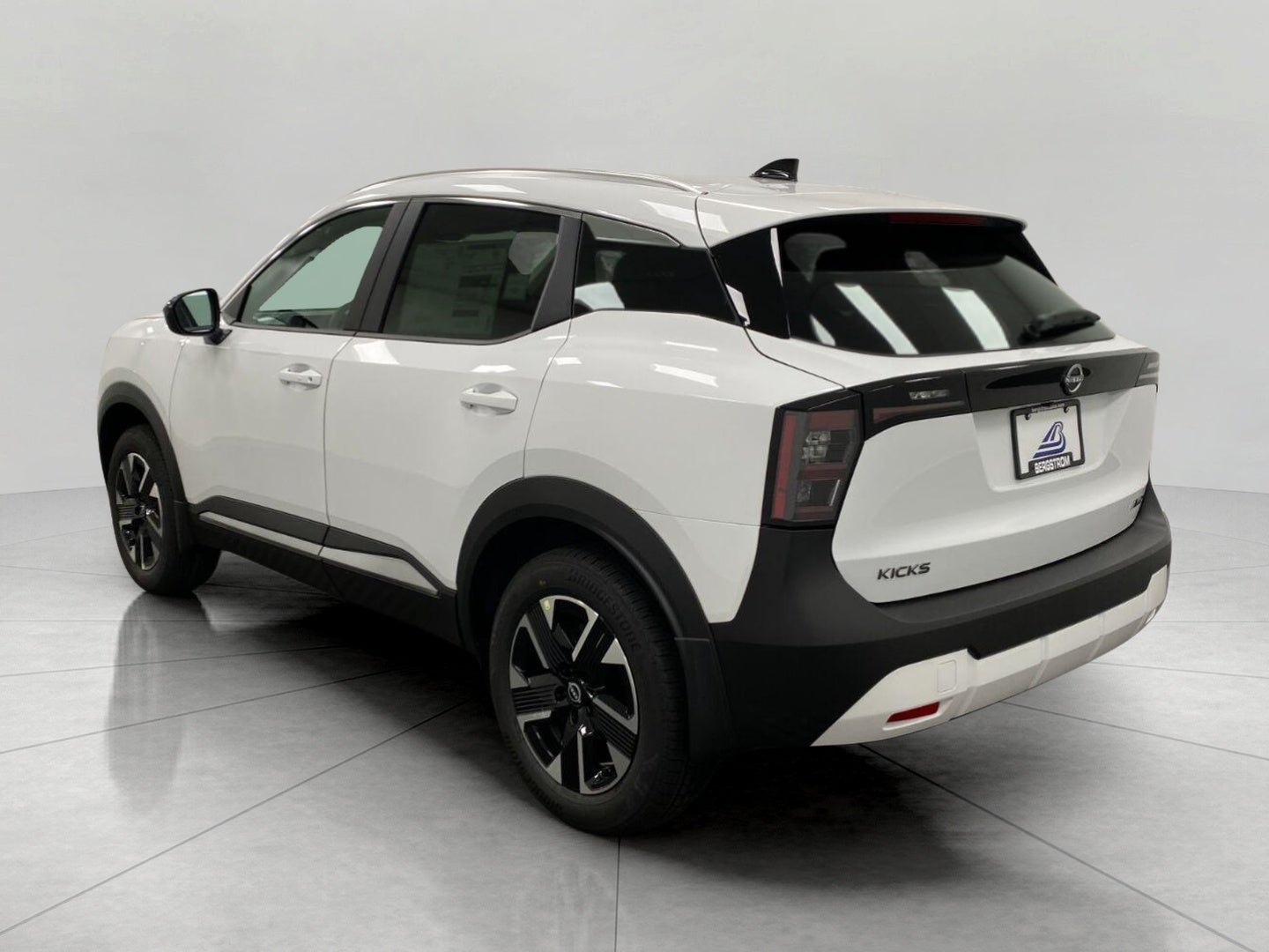 2027 Nissan Kicks SV