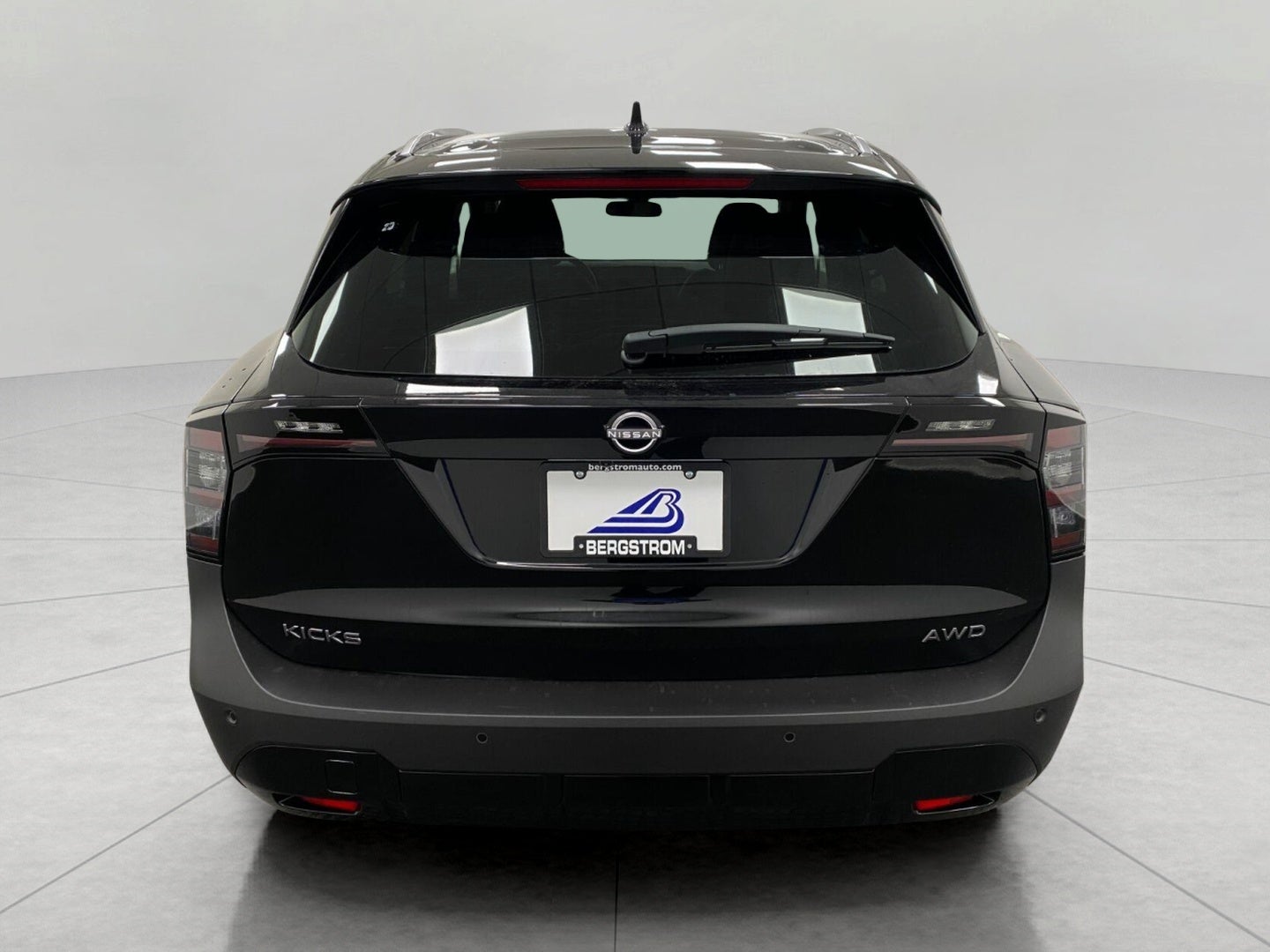 2027 Nissan Kicks SR