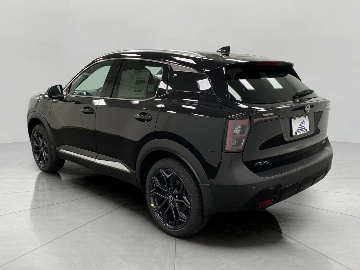 2027 Nissan Kicks SR