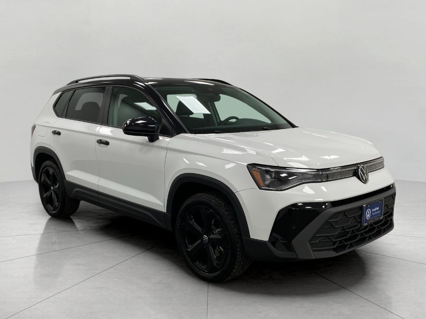 2025 Volkswagen Taos SE Black 4MOTION