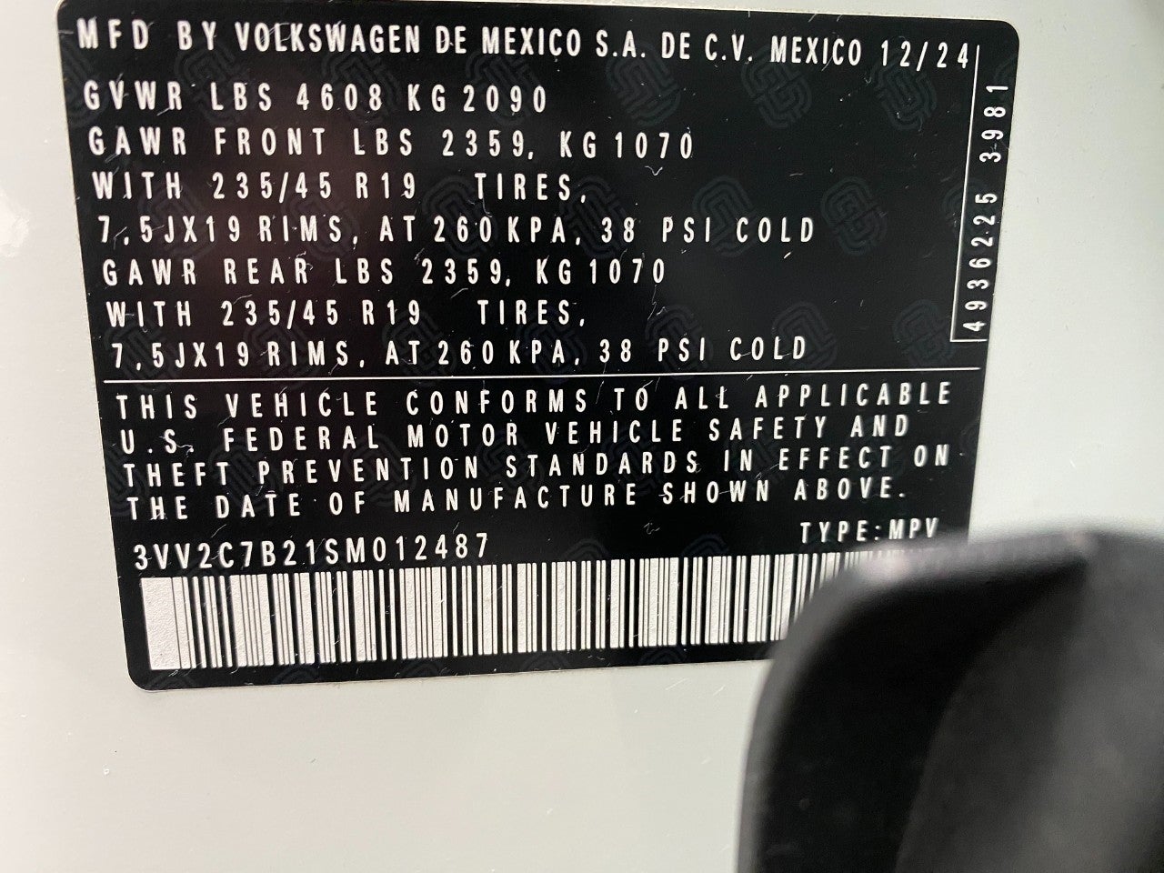 2025 Volkswagen Taos SE Black 4MOTION