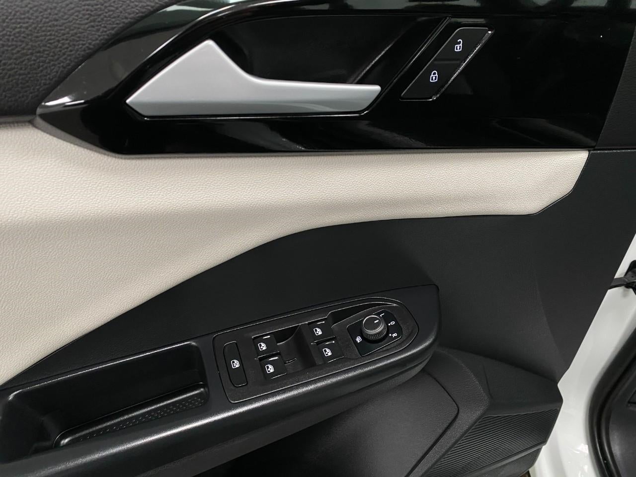 2025 Volkswagen Taos S 4MOTION