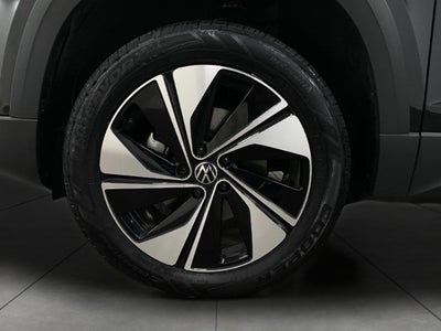 2025 Volkswagen Taos SE 4MOTION