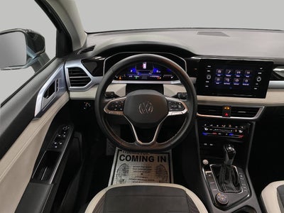 2025 Volkswagen Taos SE 4MOTION