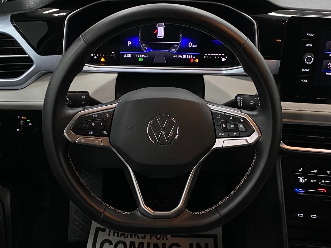 2025 Volkswagen Taos SE 4MOTION