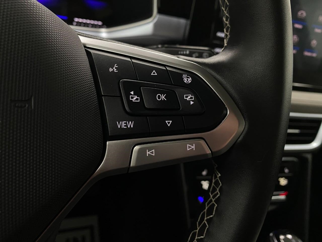 2025 Volkswagen Taos SE 4MOTION