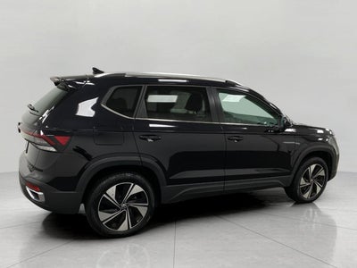 2025 Volkswagen Taos SE 4MOTION