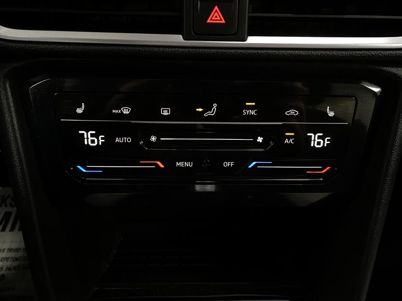 2025 Volkswagen Taos SE 4MOTION