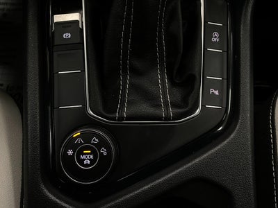 2025 Volkswagen Taos SE 4MOTION