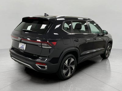 2025 Volkswagen Taos SE 4MOTION