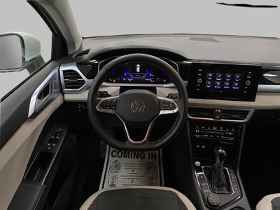 2025 Volkswagen Taos SE 4MOTION