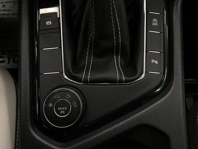 2025 Volkswagen Taos SE 4MOTION